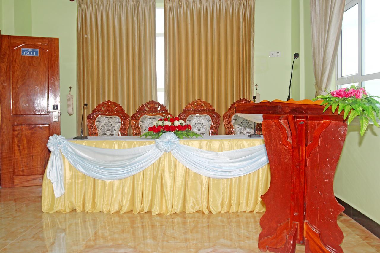 Jasmine Hotel& Sky Bar Battambang Exterior photo