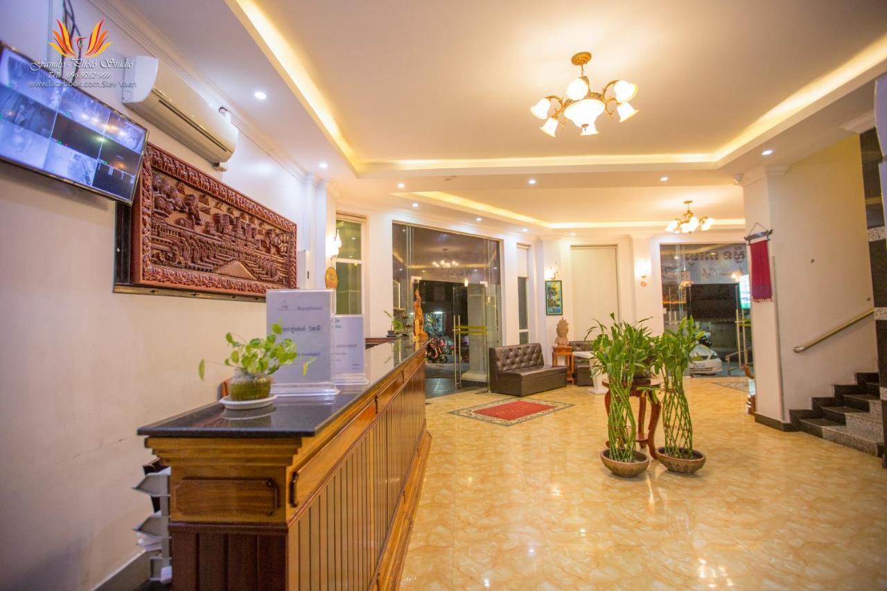 Jasmine Hotel& Sky Bar Battambang Exterior photo