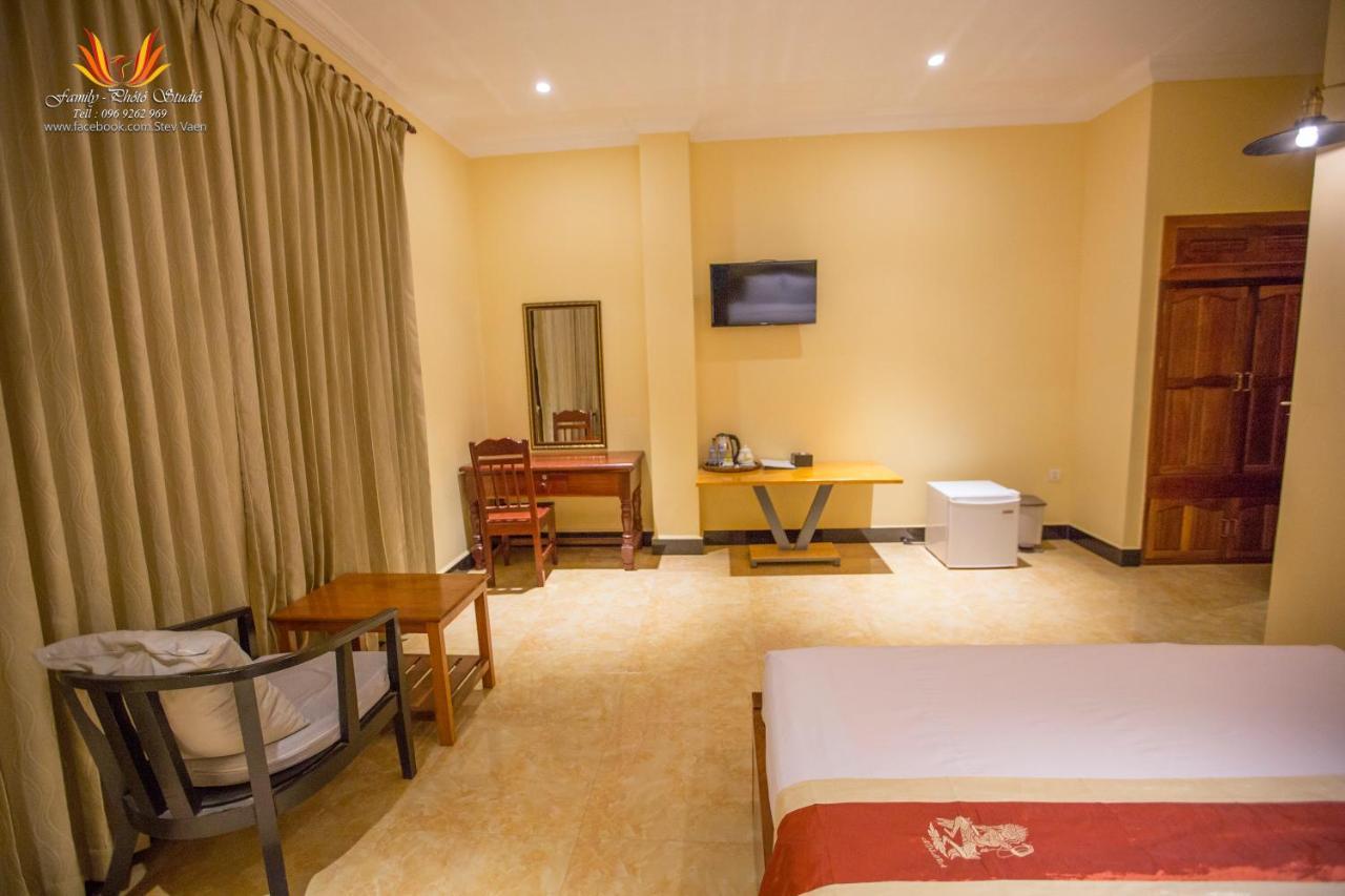 Jasmine Hotel& Sky Bar Battambang Exterior photo